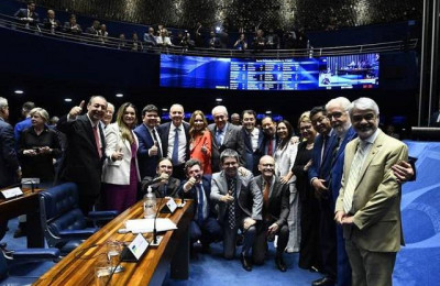 Rafael Fonteles comemora a aprovação da PEC da Reforma Tributária no Senado